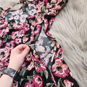 Forever 21 Floral Short Sleeve Dress